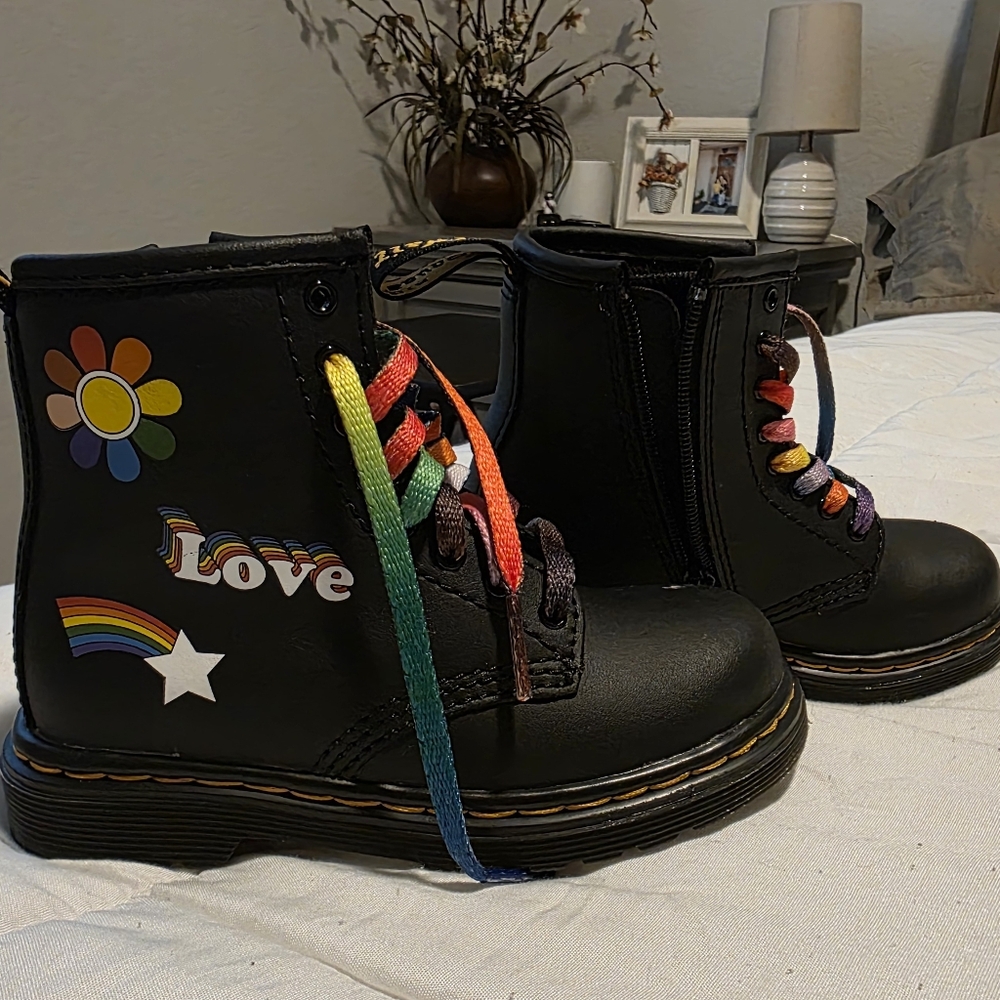 Dr. Martens 1460 Black Boots with Rainbow Accents Side Zipper Size 8 - Picture 10 of 11
